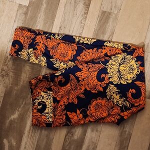 LuLaRoe TC leggings.